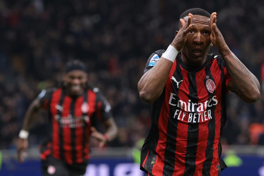 [图]埃斯图皮尼安处子球 米兰1-0国米德比三连胜