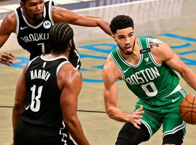 云开体育官网-塔图姆孤掌难鸣！绿军反击指望沃克还魂？