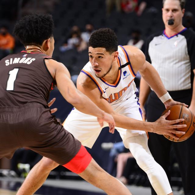 开运体育电脑版-太阳14战12胜逼近LA双雄 全明星必有布克一席？